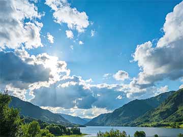 中毒急救原则 催吐洗胃导泻送医